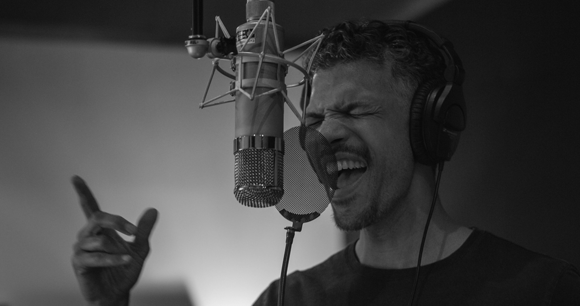Sean Haefeli during the Jazzanova/Strata sessions. Photo by Braden Harris.